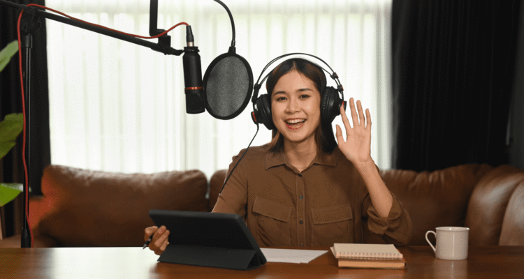 menghasilkan uang dari podcast